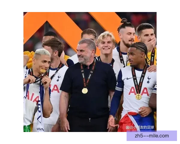 热刺正式签下维卡里奥 强化门将位置引发球迷热议